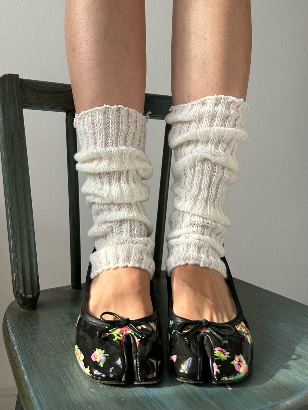 White acrylic ribbed knit leg warmers